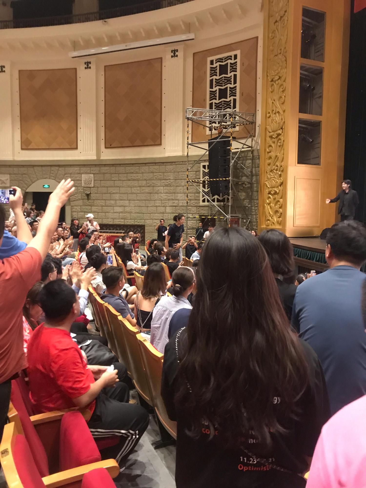 Kaiyun Sports巴塞罗那观众热烈欢呼！，科维托娃迎来十赛季出色发挥观众掌声雷动的简单介绍